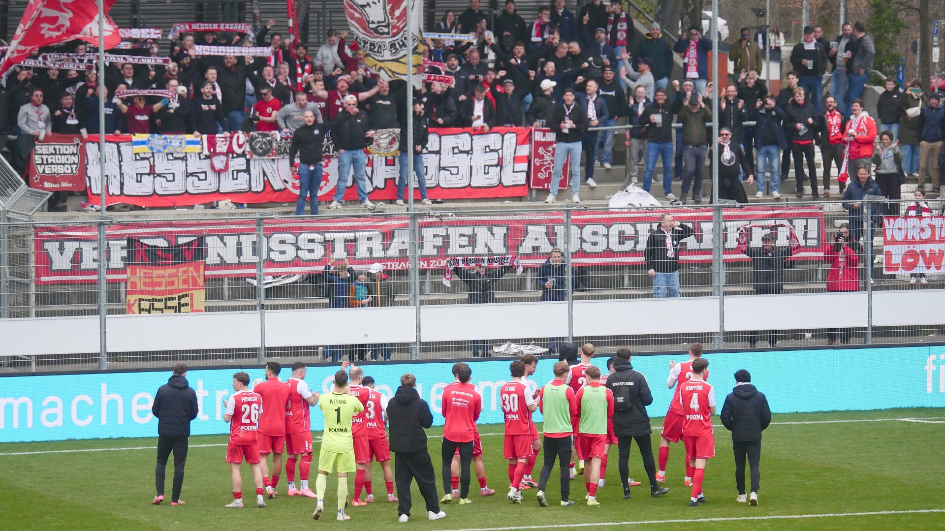 Stuttgarter Kickers, KSV Hessen Kassel, Endstand 0:1, Mannschaft, Fanblock