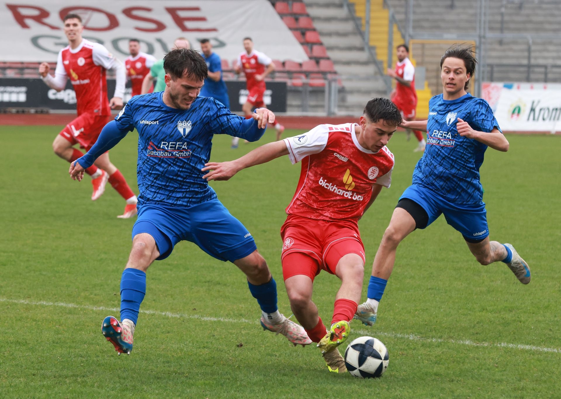 Fu&szlig;ball-Regionalliga,
KSV Hessen gegen Freiberg, 
Emre Boeyuekata
21 Tim Niklas Pietzsch

Foto: Schachtschneider