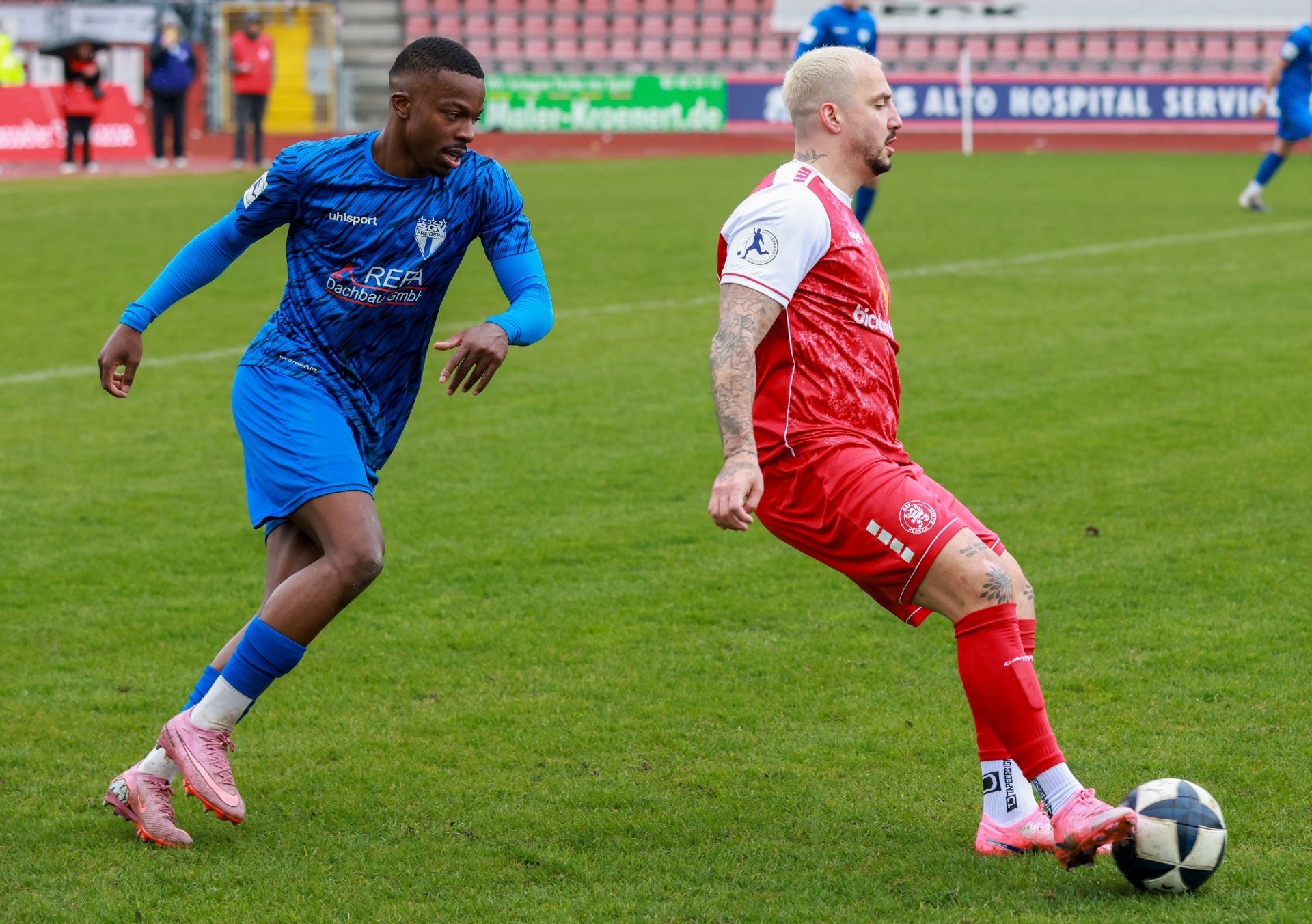 Fu&szlig;ball-Regionalliga,
KSV Hessen gegen Freiberg, 
Sercan Sararer
Ryan Segon Adigo


Foto: Schachtschneider