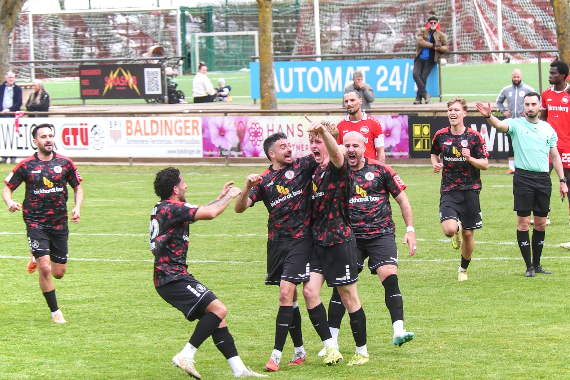 Bahlinger SC - KSV Hessen Kassel, Kopf, Torjubel