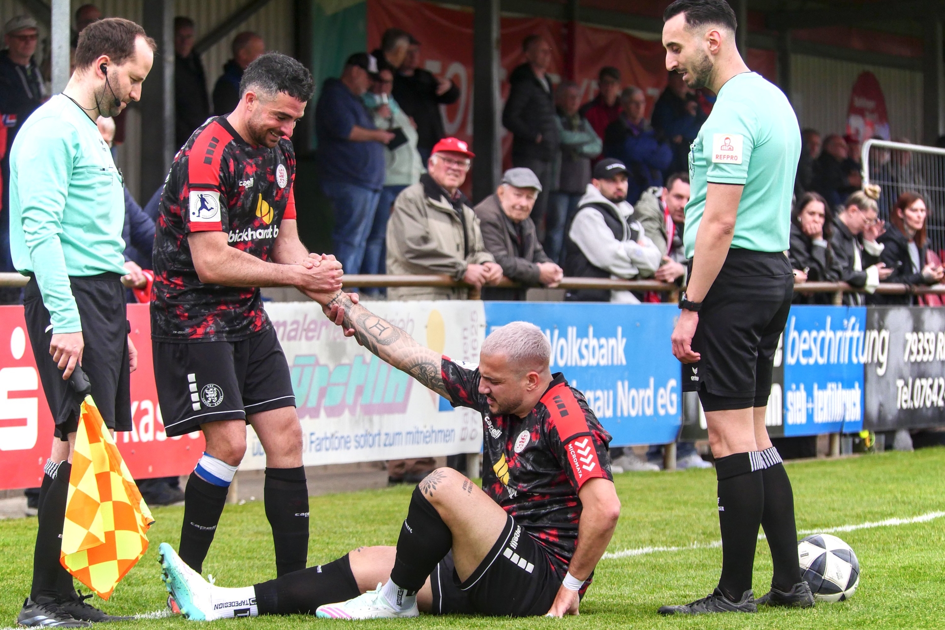 Bahlinger SC - KSV Hessen Kassel, Bravo Sanchez, Sararer