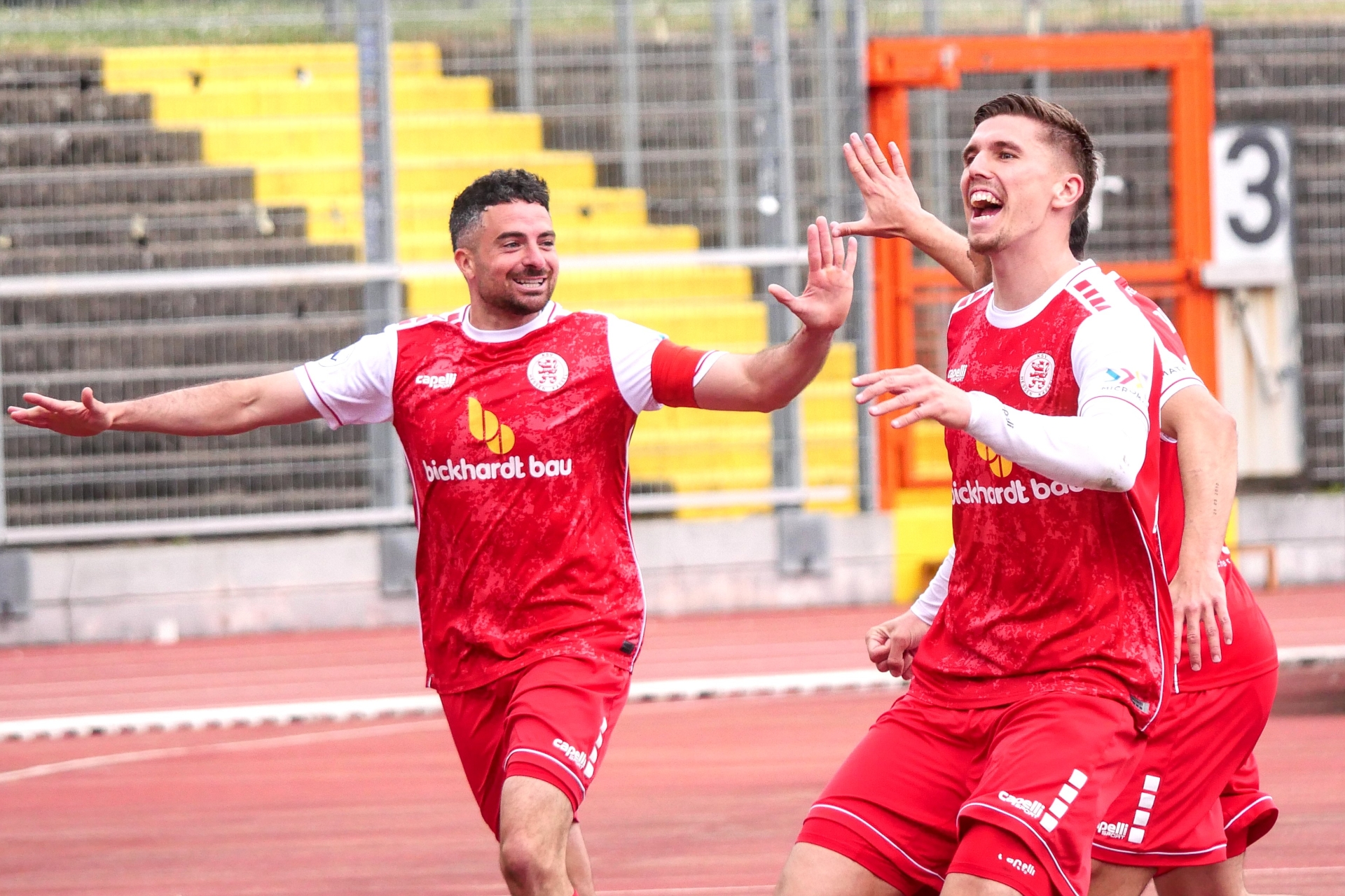 SV Eintracht Trier - KSV Hessen Kassel, Torjubel, Dahlke, Bravo Sanchez