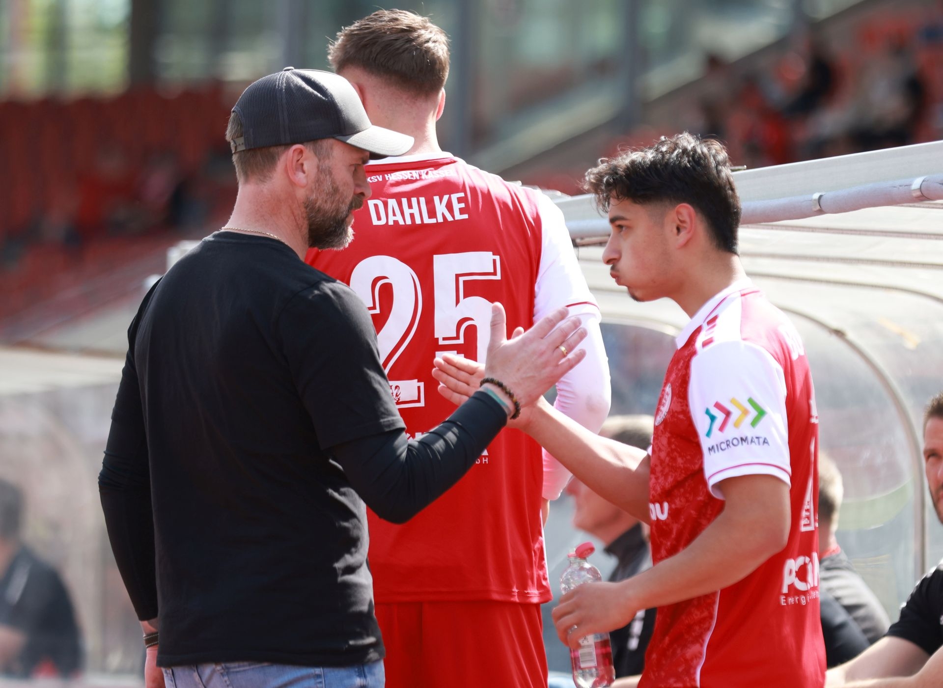 Fu&szlig;ball Regionalliga, KSV Hessen gegen TSV Steinbach,
Jan Dahlke,
Emre Boeyuekata,
Rene Klingbeil,
Foto: Schachtschneider