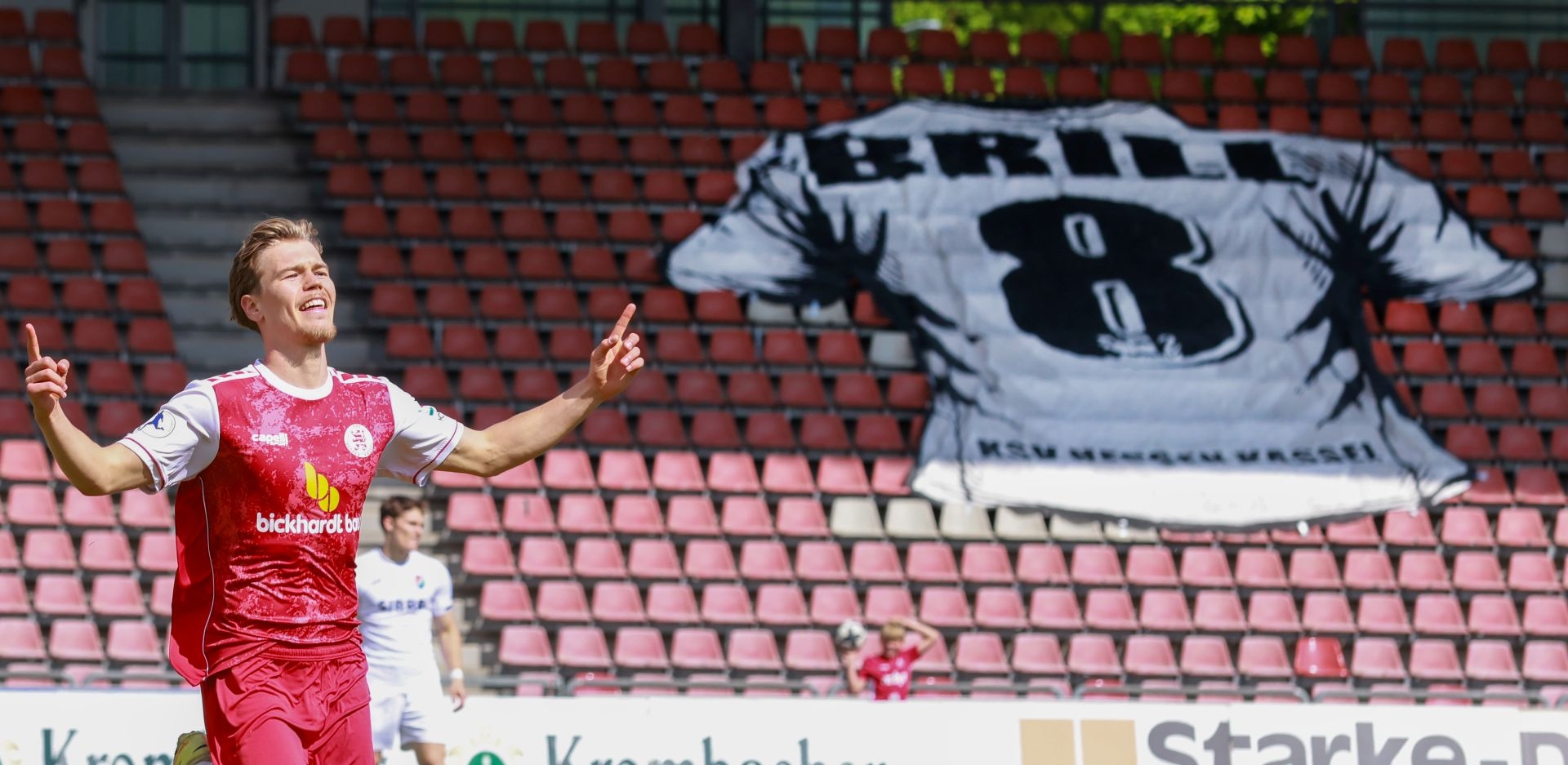 Fu&szlig;ball Regionalliga, KSV Hessen gegen TSV Steinbach,
Cornelius Br&auml;unling,
Foto: Schachtschneider