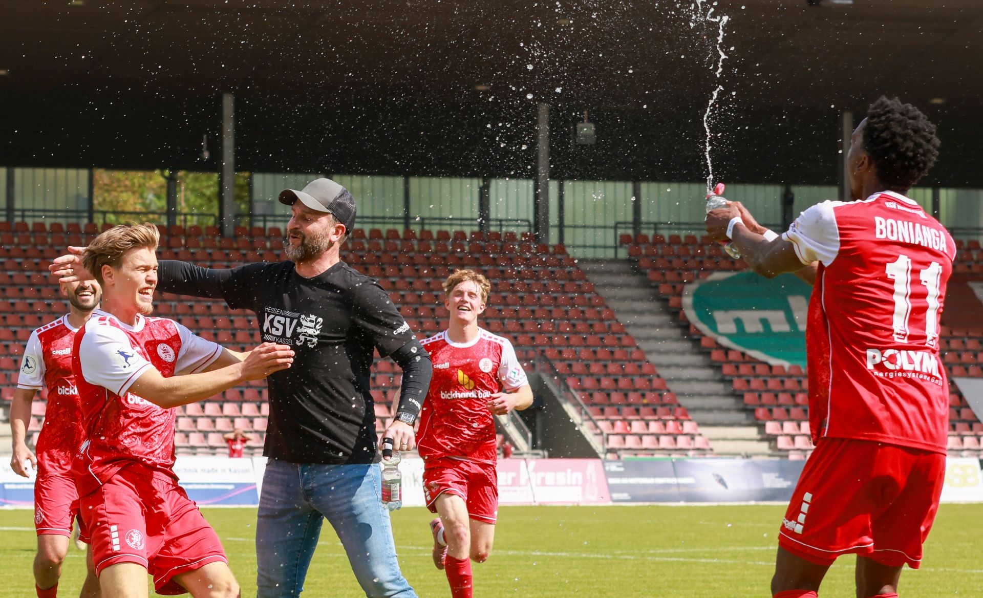 Fu&szlig;ball Regionalliga, KSV Hessen gegen TSV Steinbach,
Cornelius Br&auml;unling,
Rene Klingbeil,
Foto: Schachtschneider