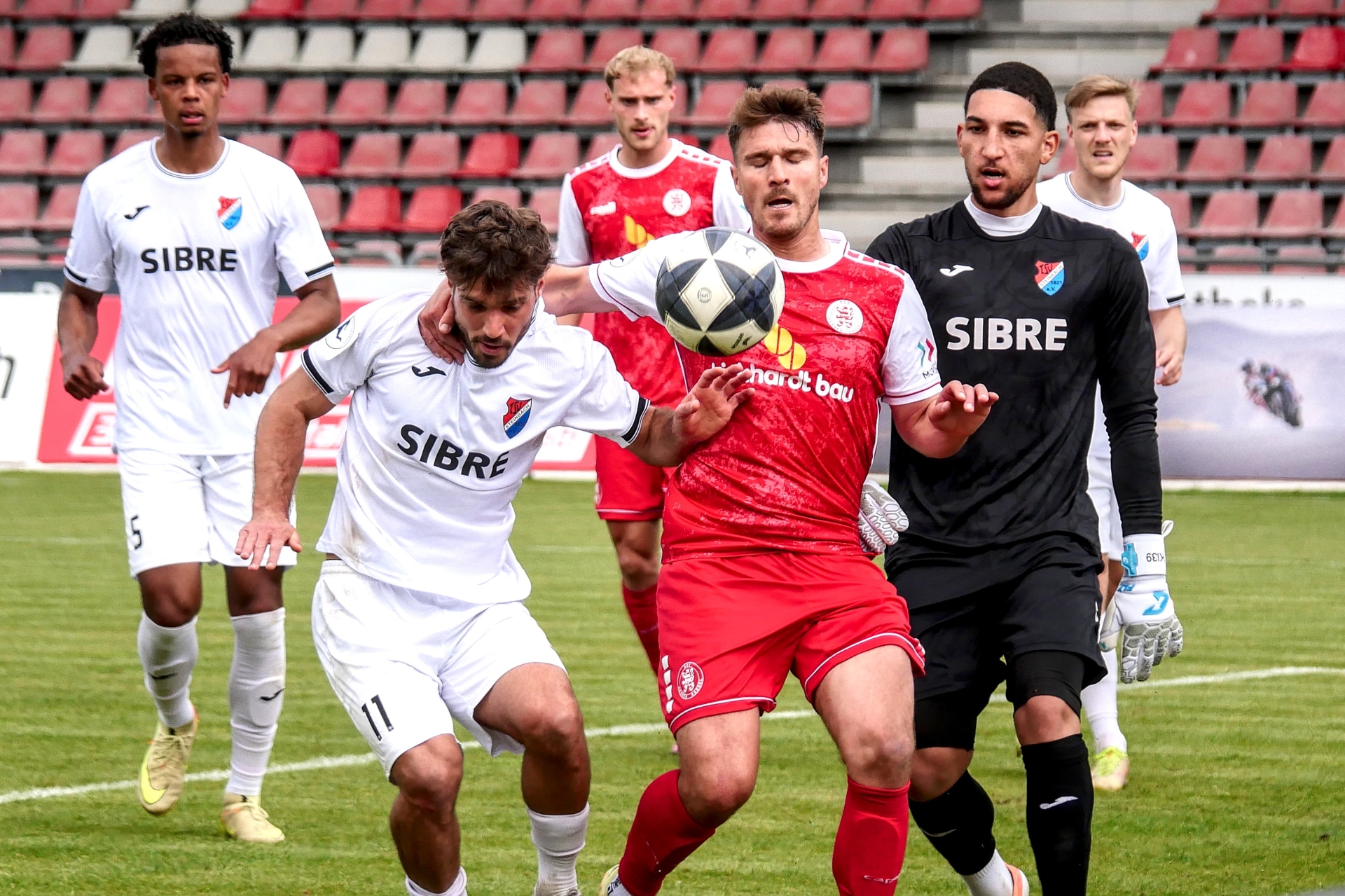 KSV Hessen Kassel - TSV Steinbach Haiger, Girth