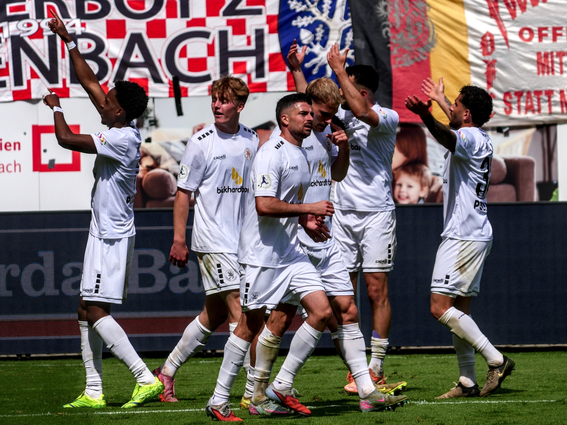 Kickers Offenbach - KSV Hessen Kassel, Torjubel 
