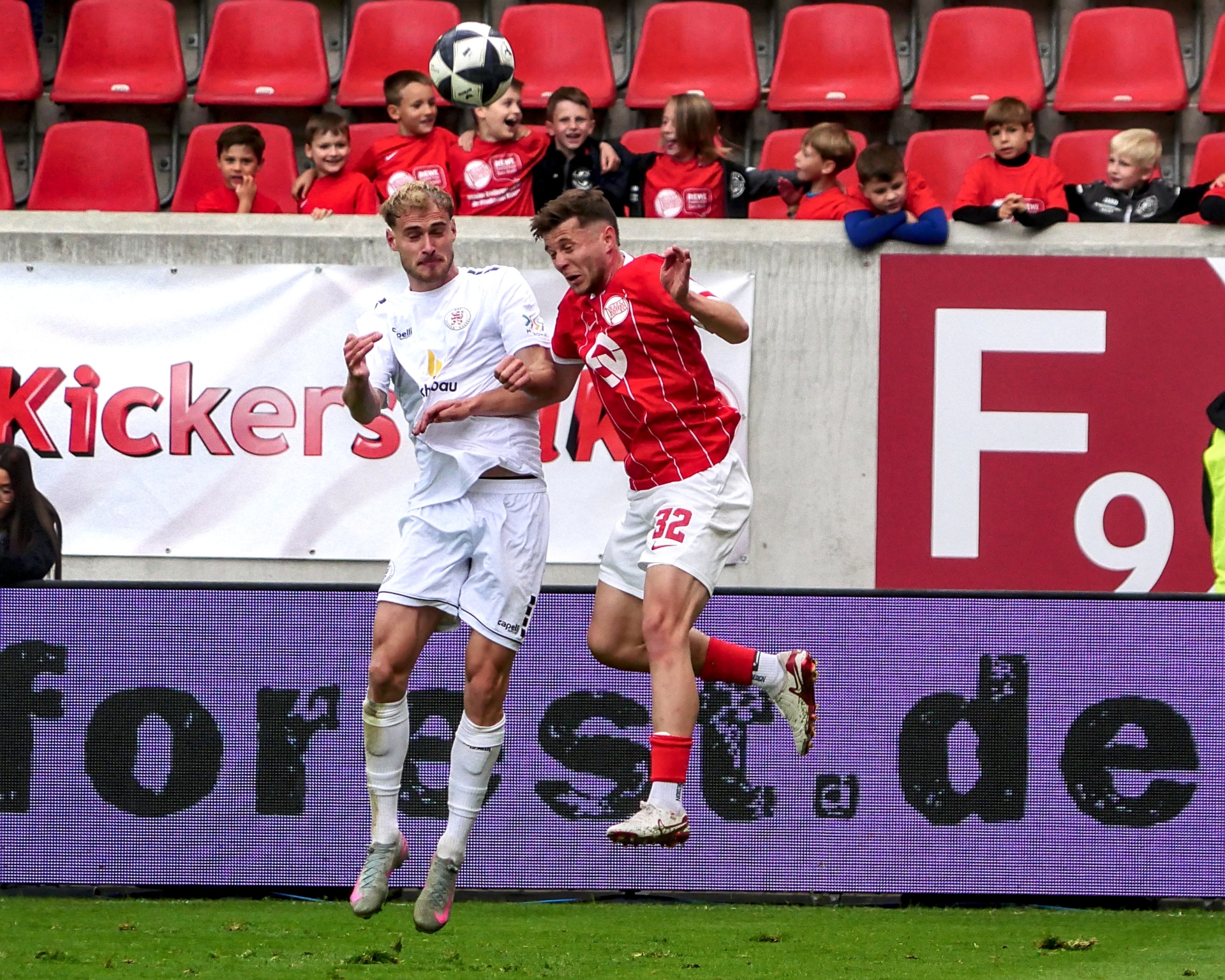 Kickers Offenbach - KSV Hessen Kassel, Boche