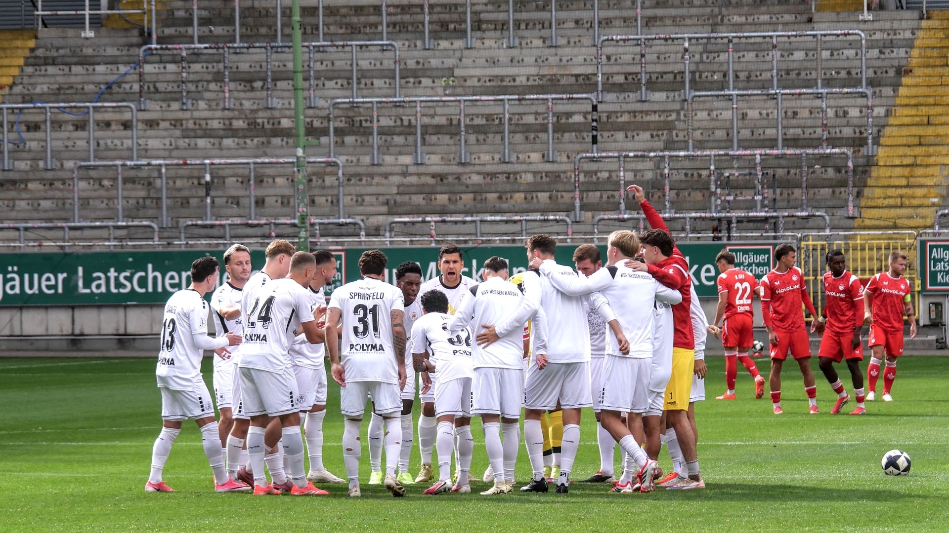 1. FC Kaiserslautern U21 - KSV Hessen Kassel, Mannschaftskreis