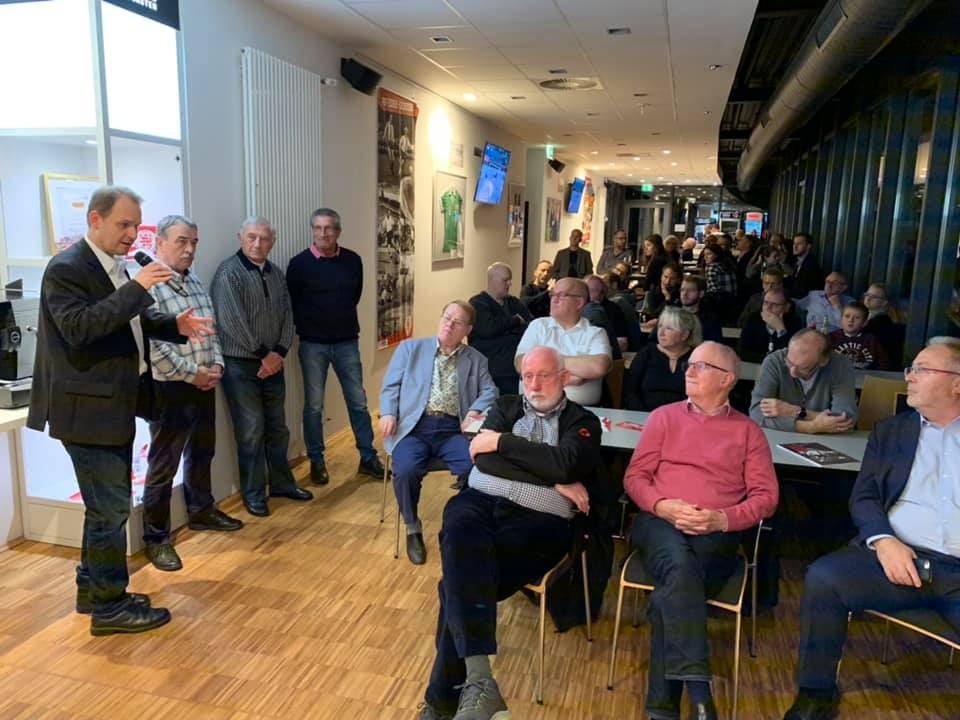 Vorstellung der Südstadtlegenden in der VIP-Lounge Vorstellung der Südstadtlegenden in der VIP-Lounge